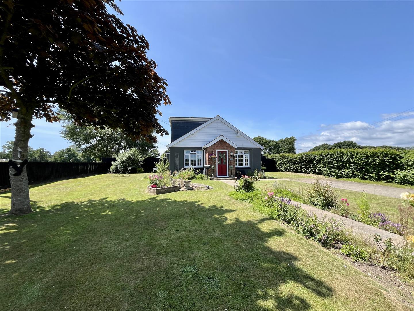 Fourteen Acre Lane, Three Oaks
